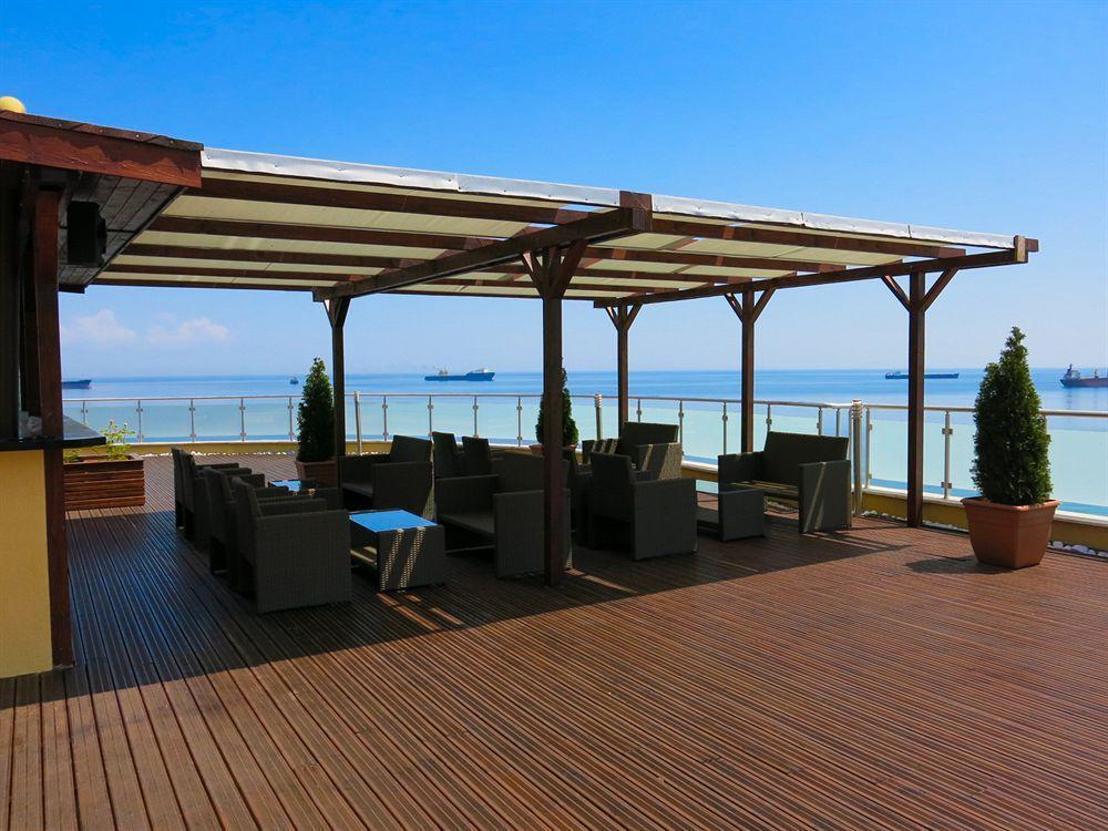 Family Hotel Albizia Beach 바르나 외부 사진