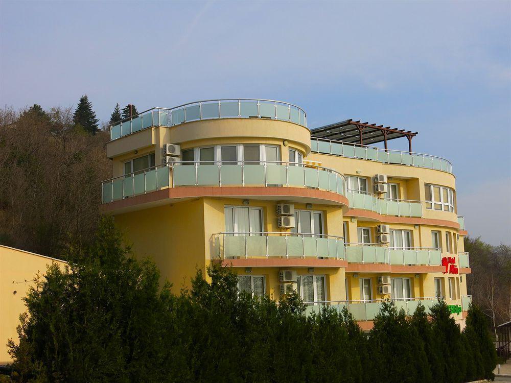 Family Hotel Albizia Beach 바르나 외부 사진