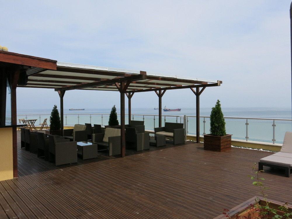 Family Hotel Albizia Beach 바르나 외부 사진