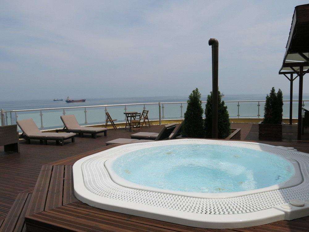 Family Hotel Albizia Beach 바르나 외부 사진