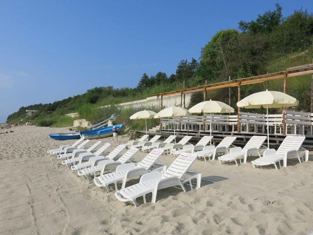 Family Hotel Albizia Beach 바르나 외부 사진