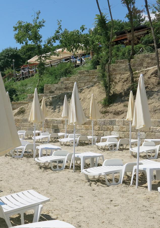 Family Hotel Albizia Beach 바르나 외부 사진