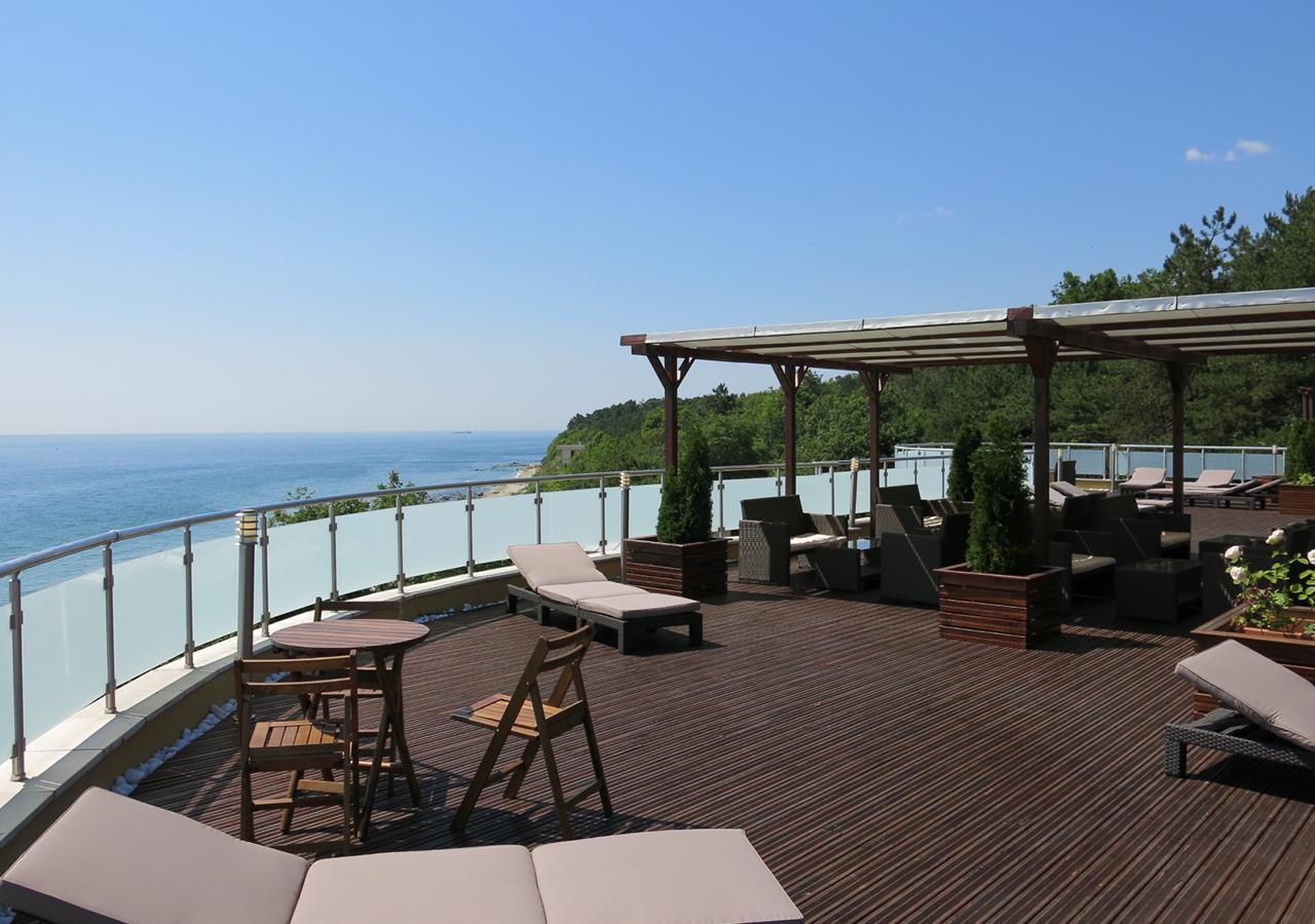 Family Hotel Albizia Beach 바르나 외부 사진