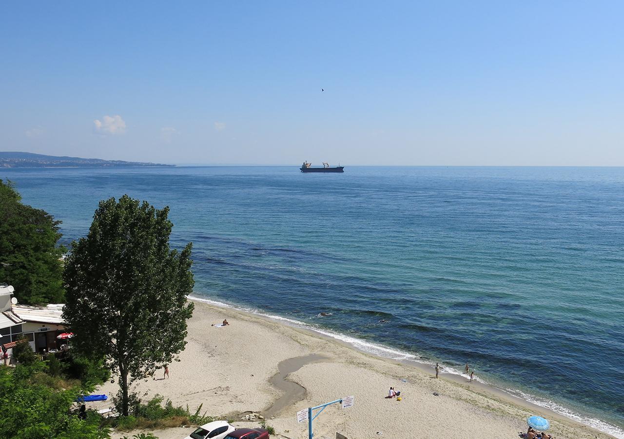 Family Hotel Albizia Beach 바르나 외부 사진