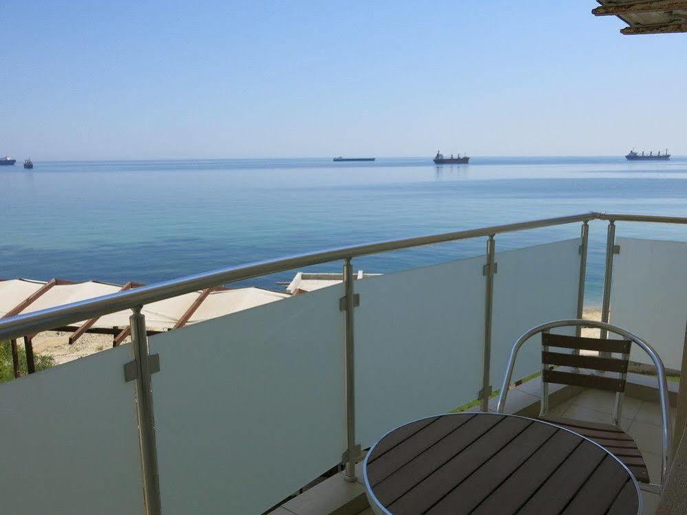 Family Hotel Albizia Beach 바르나 외부 사진